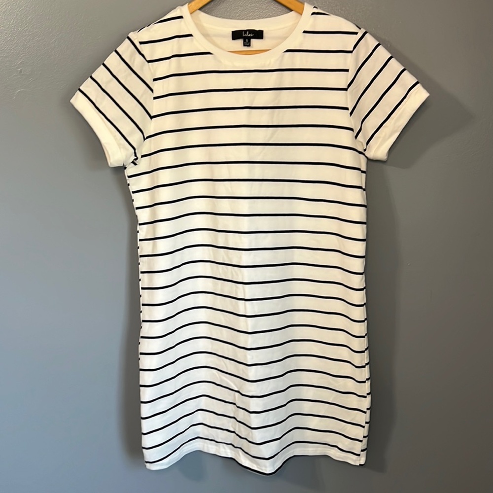 Lulus cafe society fully lined black & cream striped tshirt dress